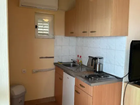 Izdavanje, kuća, 200m², Dobre Vode, Bar - image 7