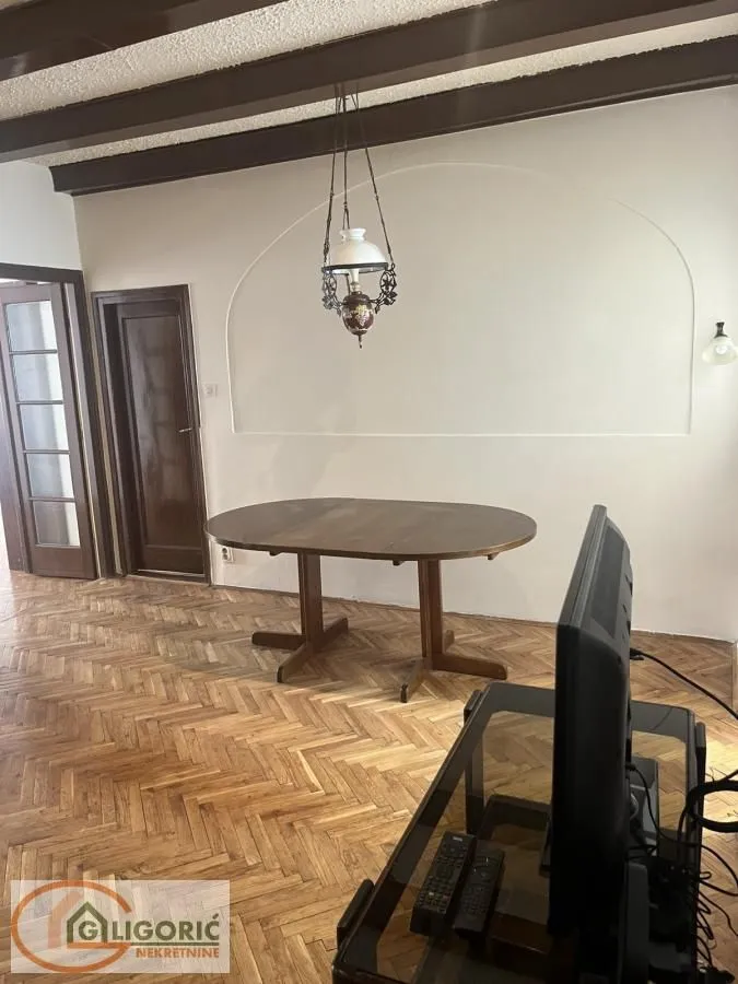 Prodaja, četvorosoban stan, 100m², Savski Venac, Beograd