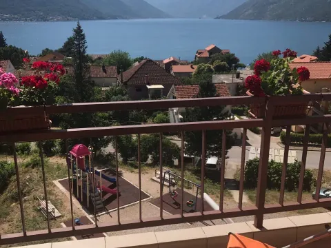 Sale, two bedroom apartment, 67m², Dobrota, Kotor - image 2