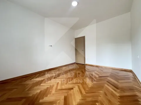 Izdavanje, poslovni prostor, 66m², Preko Morače, Podgorica - image 6