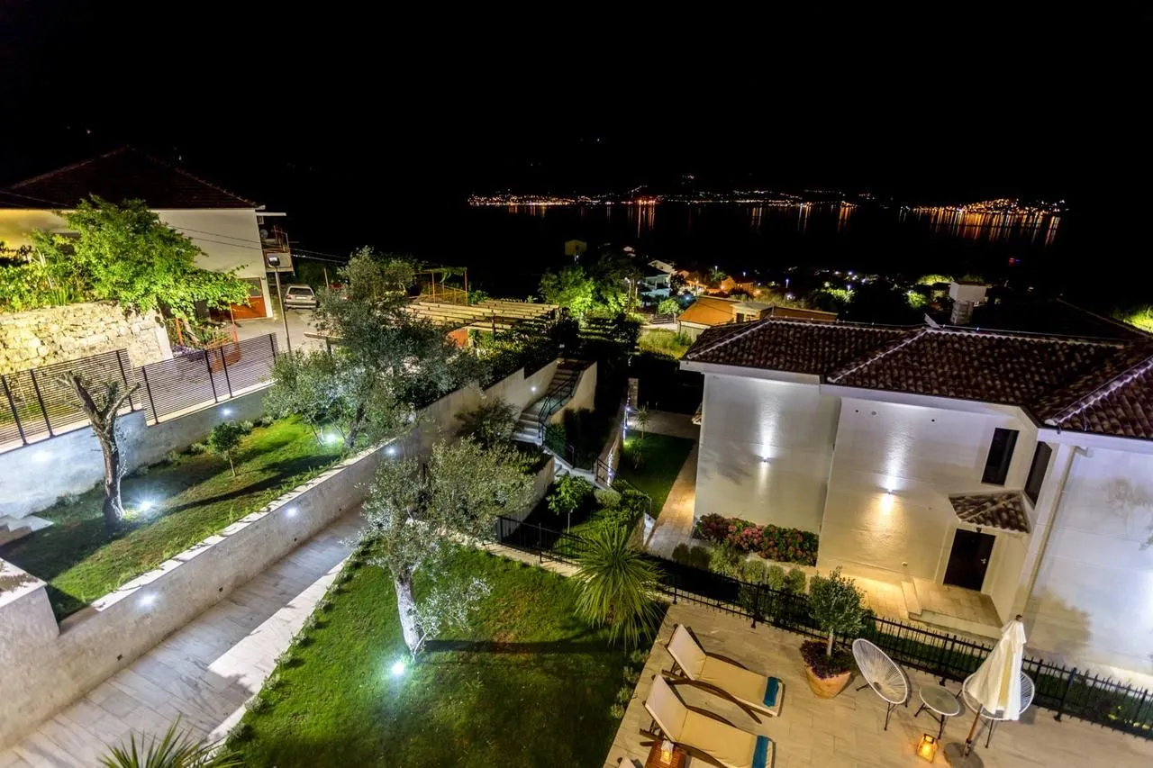 Prodaja, kuća, 350m², Đenovići, Herceg Novi