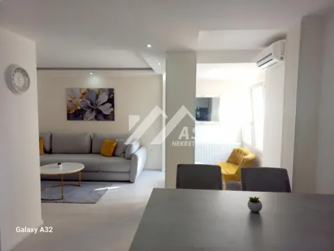 Rent, one bedroom apartment, 34m², Bulevar Oslobodjenja, Novi Sad Sve Podlokacije - image 1