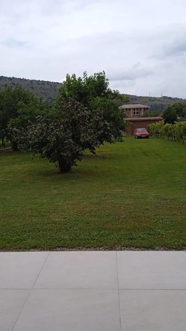 Sale, house, 350m², Tološi, Podgorica