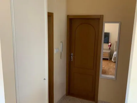 Rent, one bedroom apartment, 50m², Budva, Crna Gora - image 16
