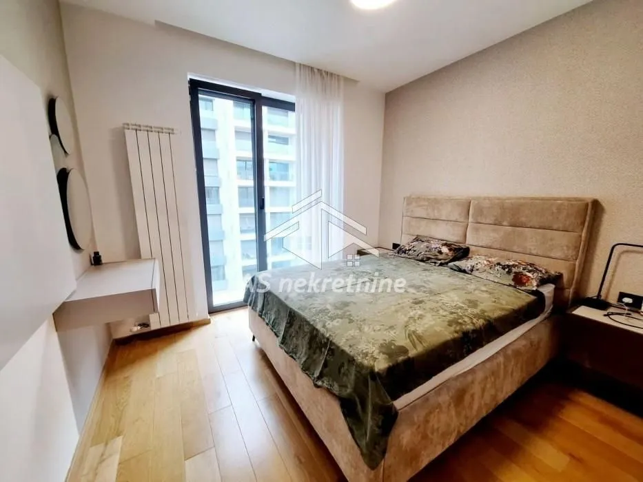 Izdavanje, četvorosoban stan, 120m², Stari Grad, Beograd