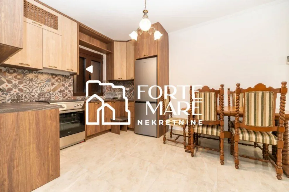 Prodaja, kuća, 230m², Igalo-Petlja, Herceg Novi