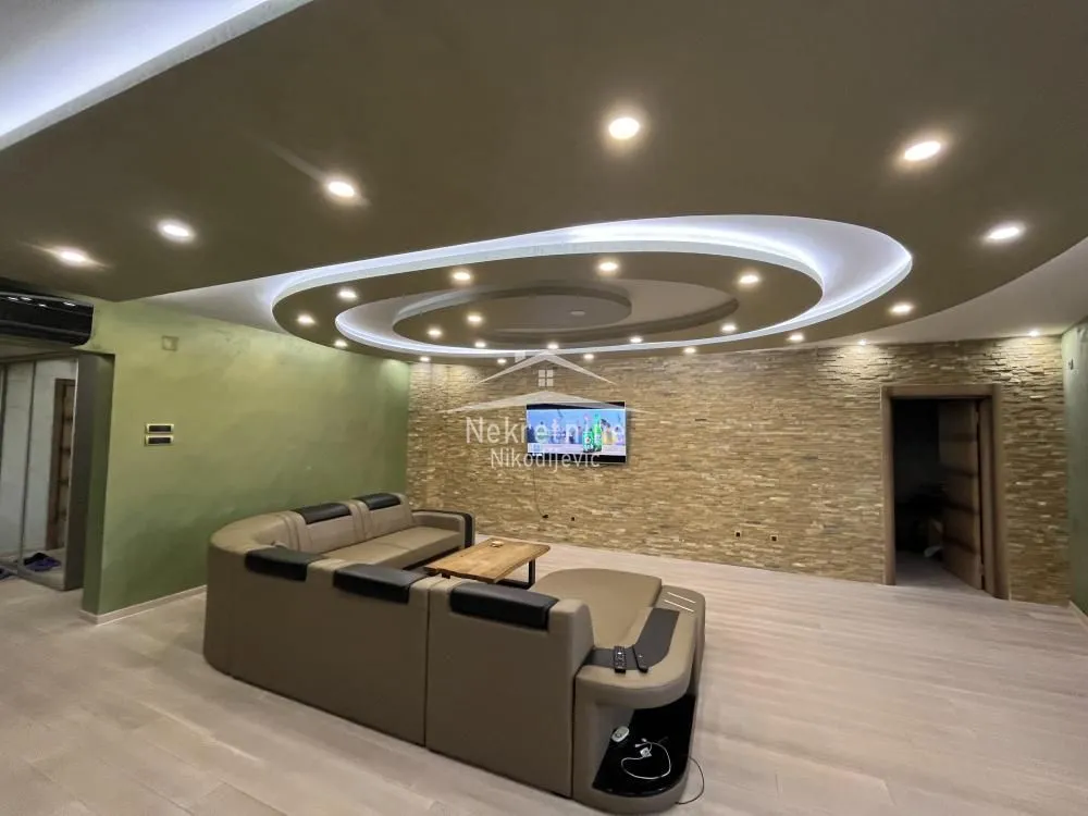 Izdavanje, stan, 154m², Filmski Grad, Beograd