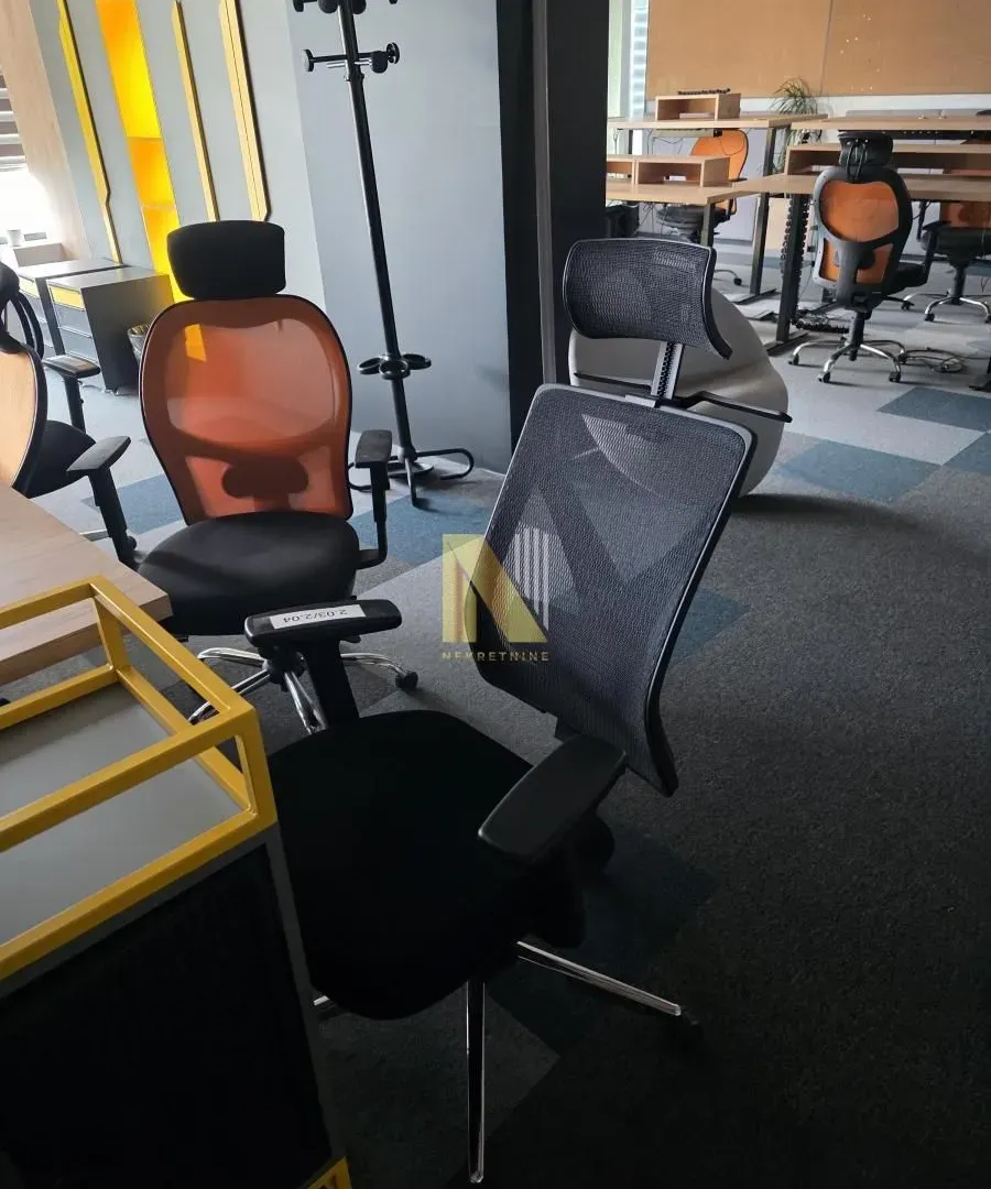 Rent, office space, 493m², Sajmište, Novi Sad
