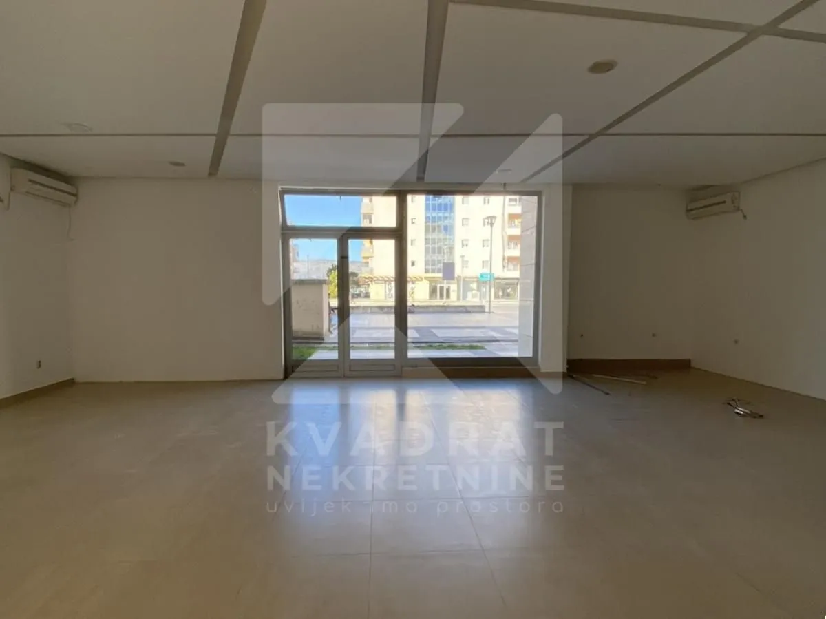 Rent, office space, 145m², City Kvart, Podgorica