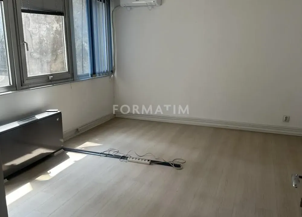 Izdavanje, poslovni prostor, 301m², Stari Grad, Beograd