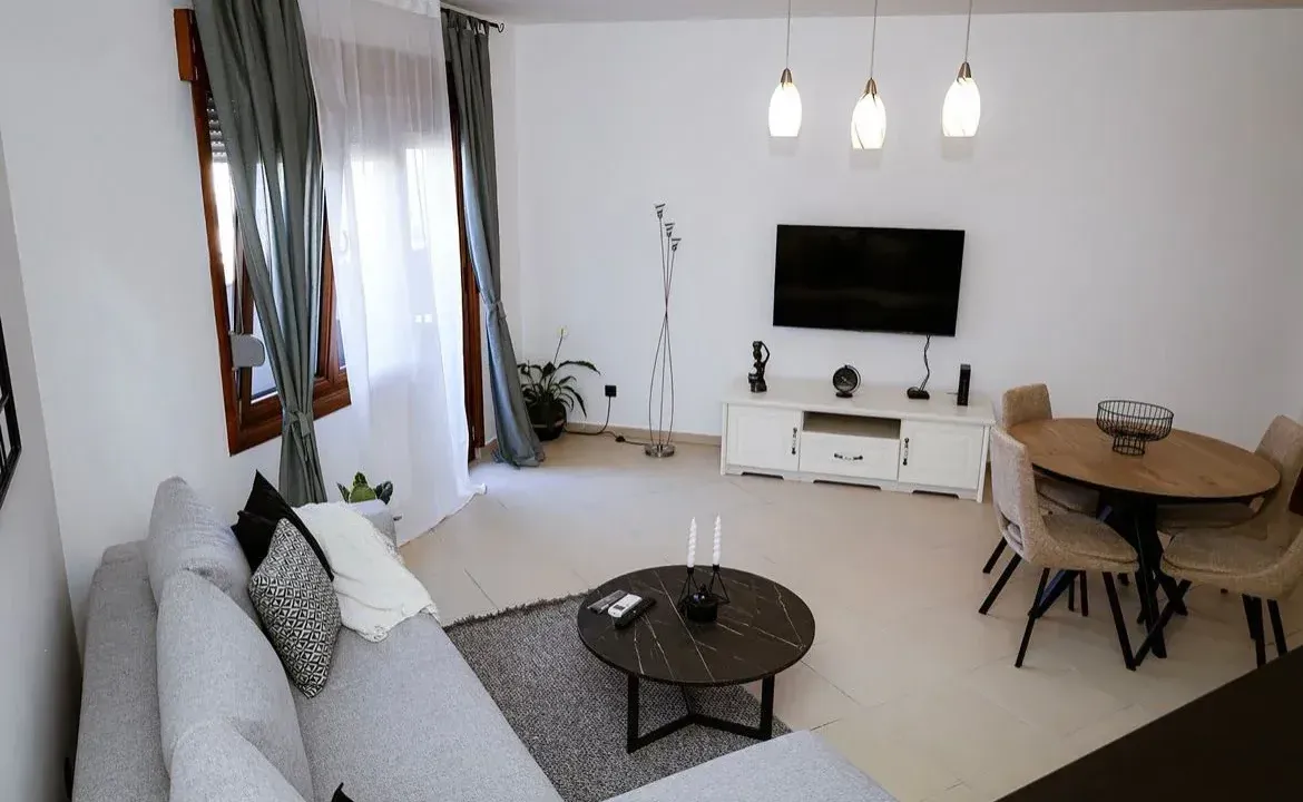 Izdavanje, stan, 68m², Tivat, Crna Gora