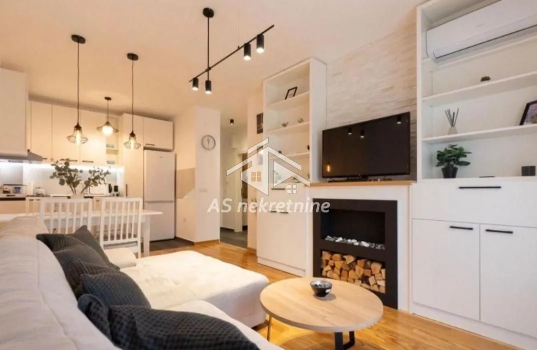 Rent, two bedroom apartment, 43m², Južni Bulevar, Vračar Sve Podlokacije