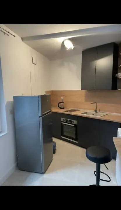 Izdavanje, jednosoban stan, 31m², Tivat, Crna Gora