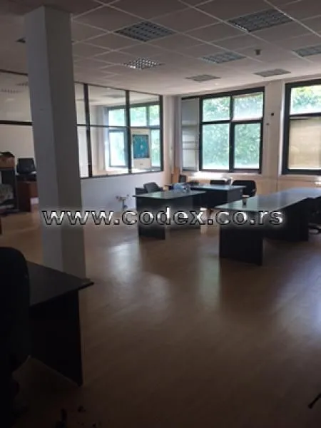 Izdavanje, poslovni prostor, 1200m², Galenika, Beograd