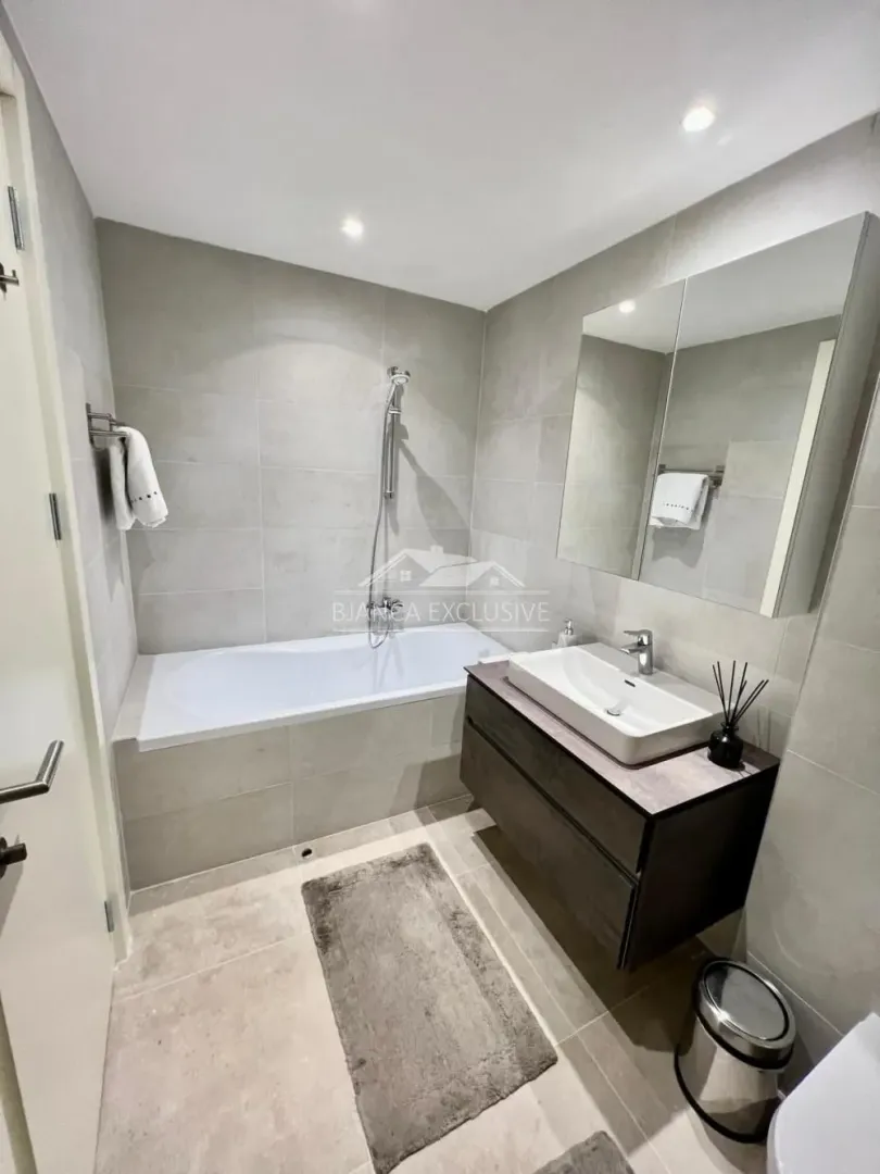 Sale, three bedroom apartment, 88m², Savski Venac, Beograd