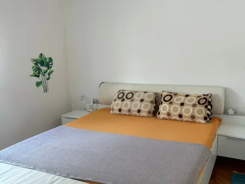 Rent, three bedroom apartment, 120m², Donja Lastva, Tivat - image 3