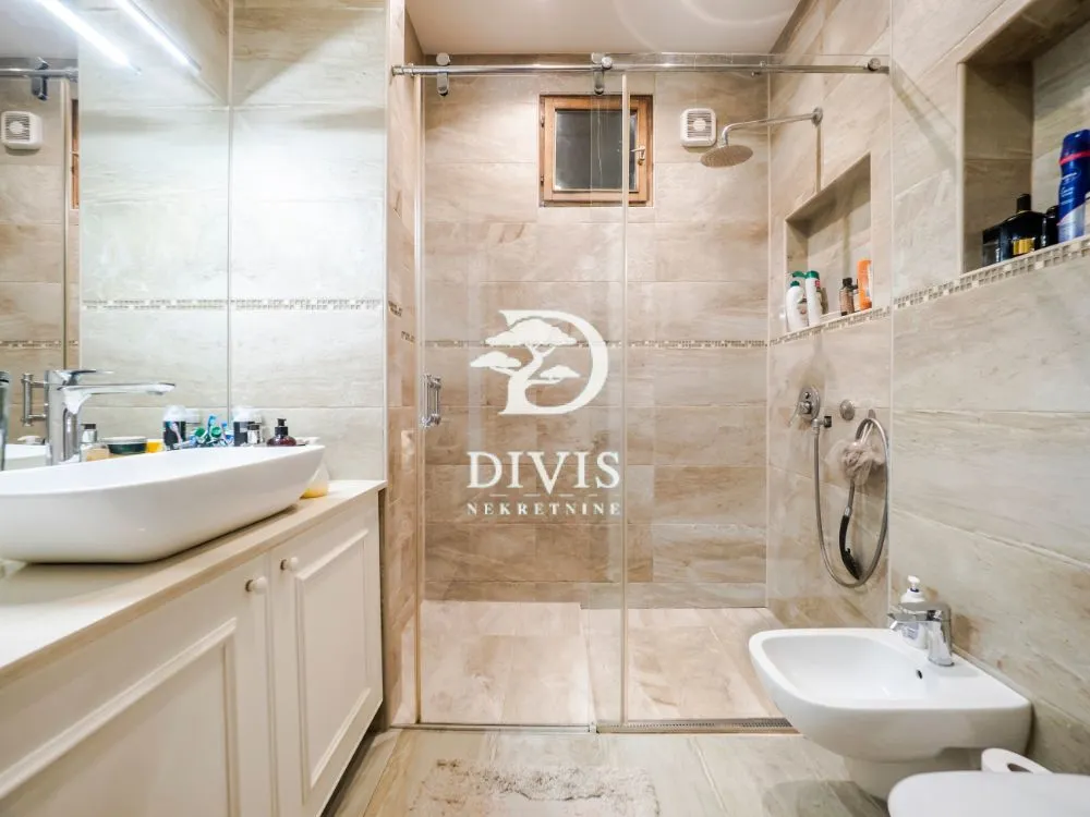 Prodaja, trosoban stan, 95m², Stari Grad, Beograd