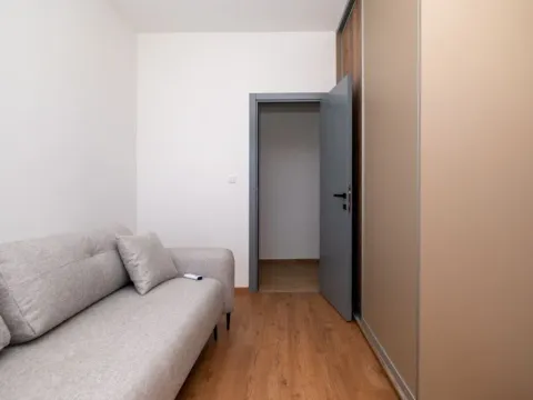 Izdavanje, kuća, 140m², Donja Gorica, Podgorica - image 10