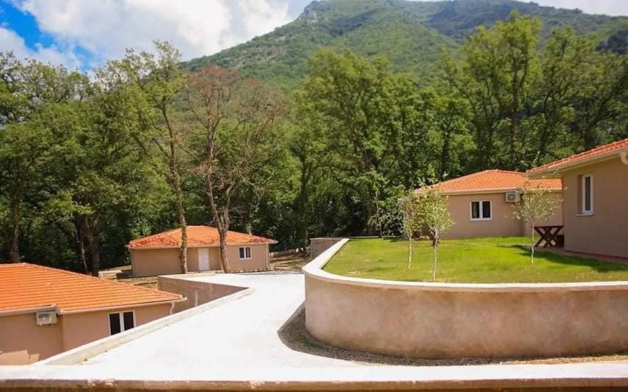 Rent, house, 120m², Župci, Bar