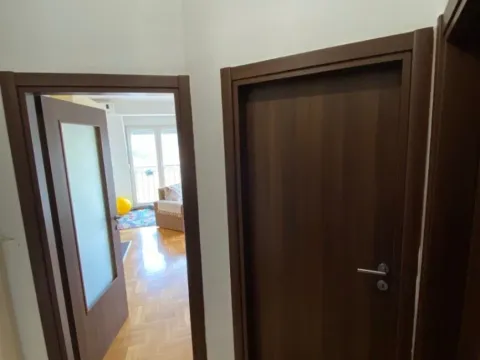 Prodaja, jednosoban stan, 40m², Stari Aerodrom, Podgorica - image 4