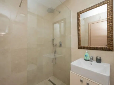 Sale, one bedroom apartment, 48m², Budva, Crna Gora - image 14