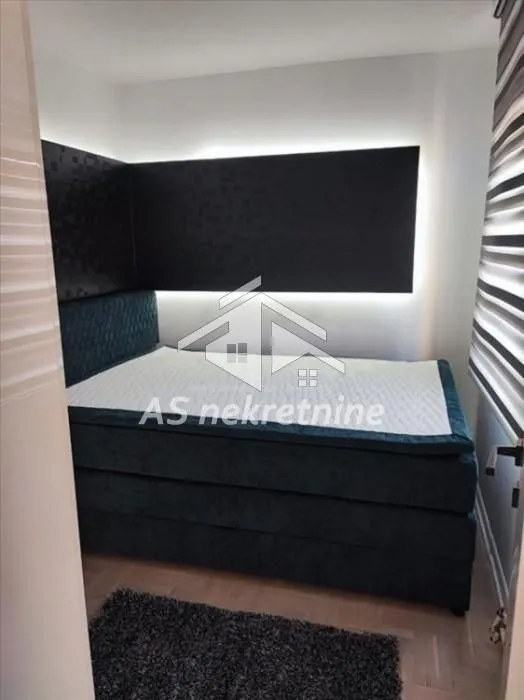 Rent, two bedroom apartment, 42m², Vračar Sve Podlokacije, Beograd