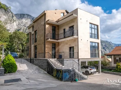 Prodaja, trosoban stan, 101m², Orahovac, Kotor - image 42