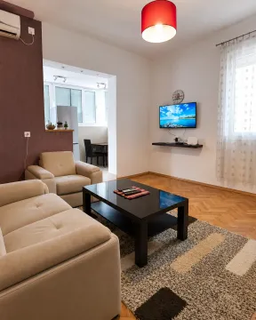 Rent, two bedroom apartment, 73m², Centar, Podgorica - image 2