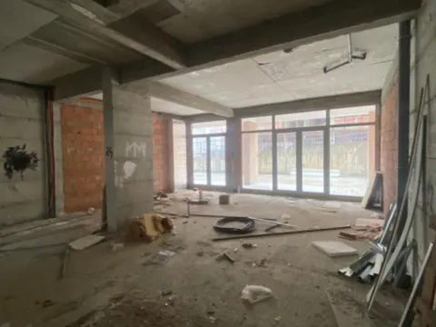 Izdavanje, poslovni prostor, 150m², Ljubović, Podgorica - image 8