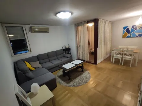 Prodaja, dvosoban stan, 55m², Blok 5, Podgorica - image 1
