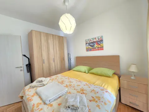 Rent, one bedroom apartment, 47m², Budva, Crna Gora - image 4