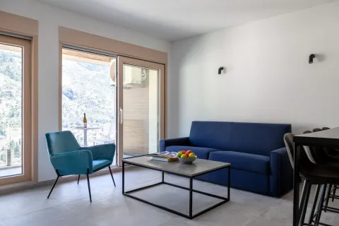 Prodaja, trosoban stan, 73m², Kotor, Crna Gora - image 16