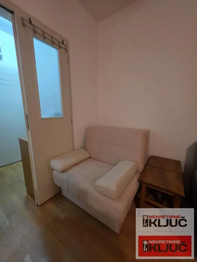 Izdavanje, garsonjera, 25m², Bulevar Oslobodjenja, Novi Sad Sve Podlokacije