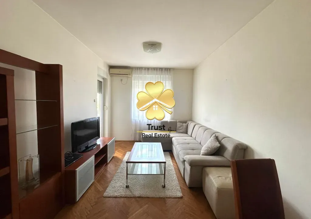 Izdavanje, dvosoban stan, 60m², Blok 9, Podgorica