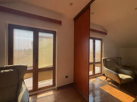 Izdavanje, kuća, 270m², Gorica C, Podgorica - image 32