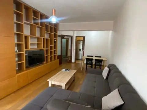 Izdavanje, jednosoban stan, 49m², 1 maj, Podgorica - image 1