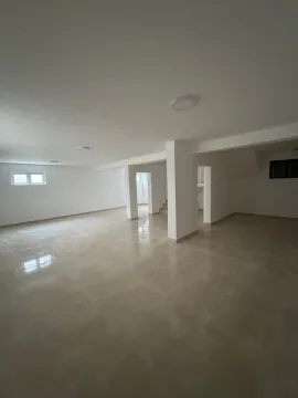 Izdavanje, kuća, 500m², Stari Aerodrom, Podgorica - image 12