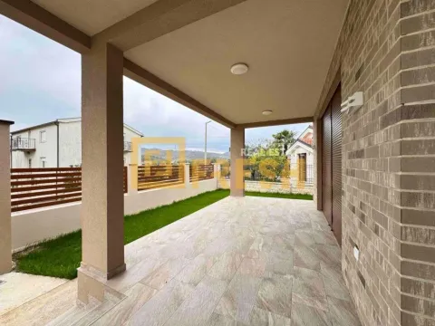 Izdavanje, kuća, 140m², Gornja Gorica, Podgorica - image 23