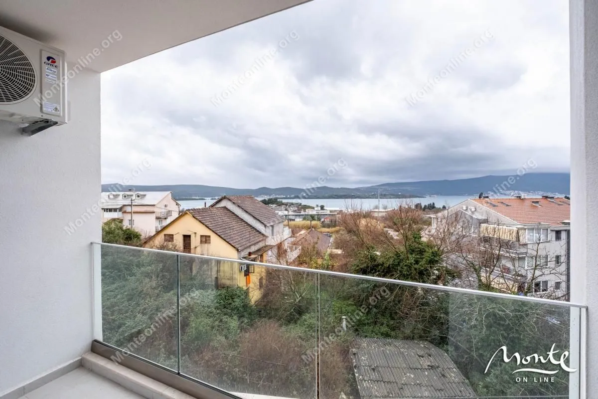Prodaja, dvosoban stan, 76m², Tivat, Crna Gora