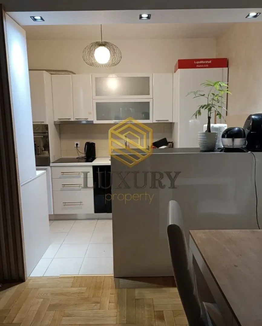 Prodaja, jednosoban stan, 76m², Podgorica, Crna Gora