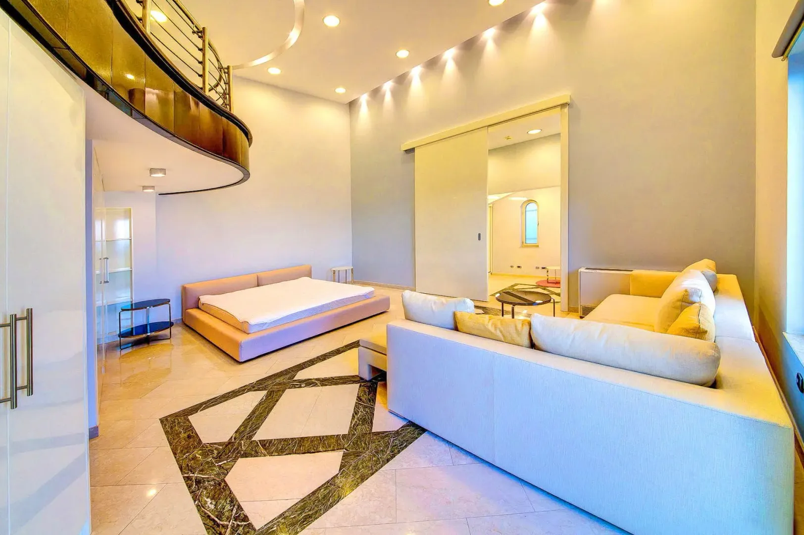 Sale, four bedroom apartment, 229m², Bečići, Budva
