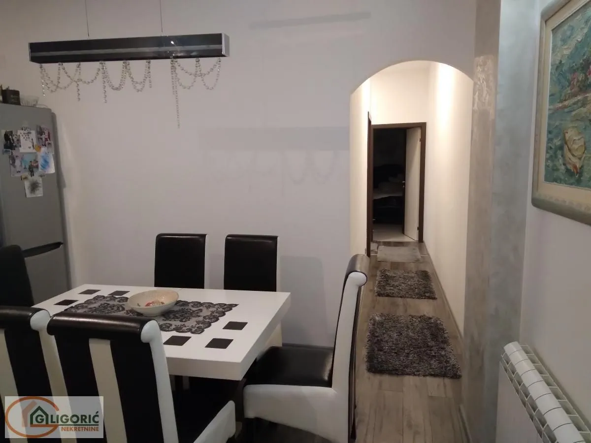 Sale, four bedroom apartment, 106m², Čubura, Beograd