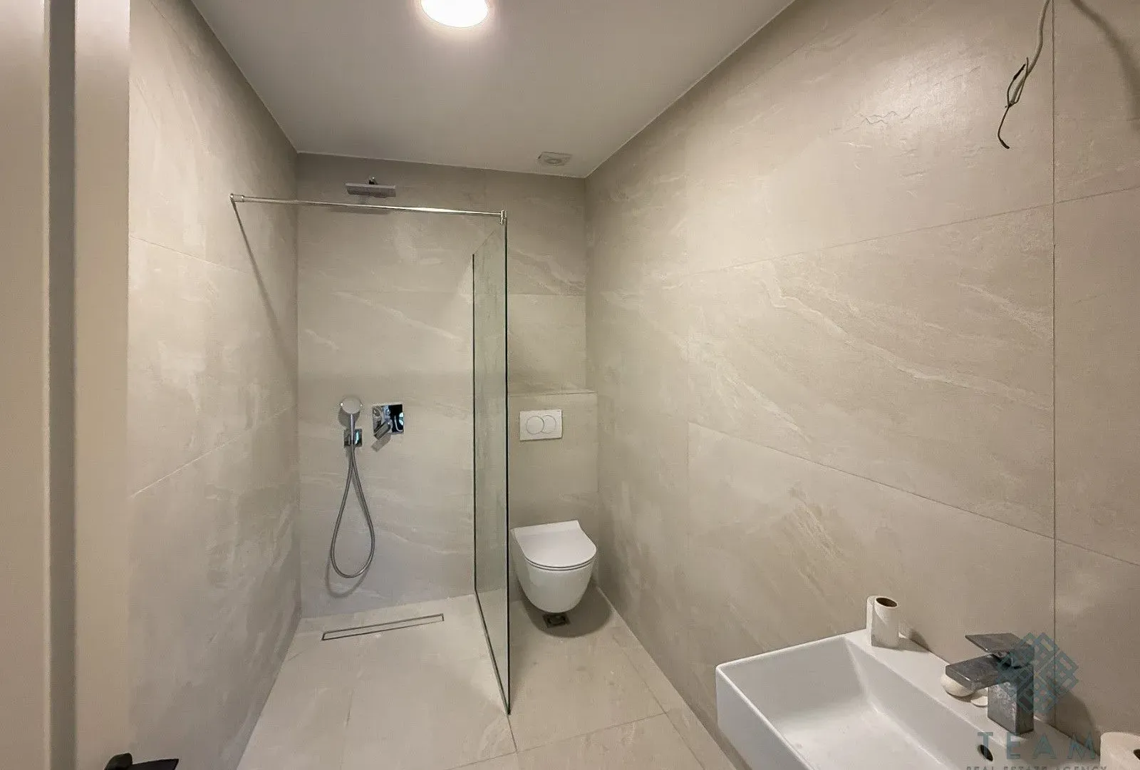 Izdavanje, trosoban stan, 163m², Preko Morače, Podgorica
