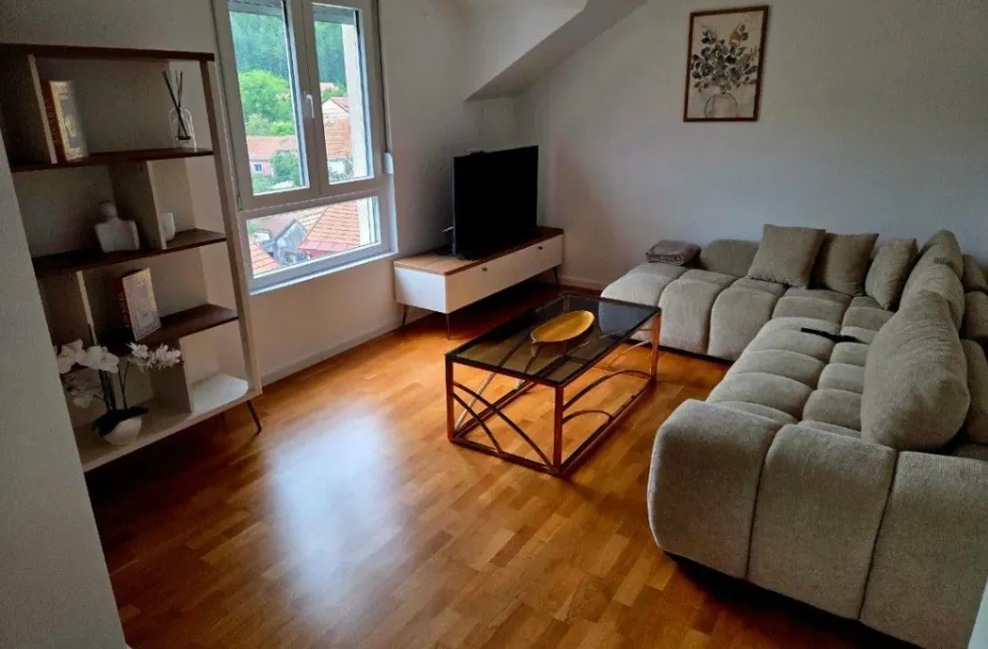 Rent, one bedroom apartment, 57m², Centar, Cetinje