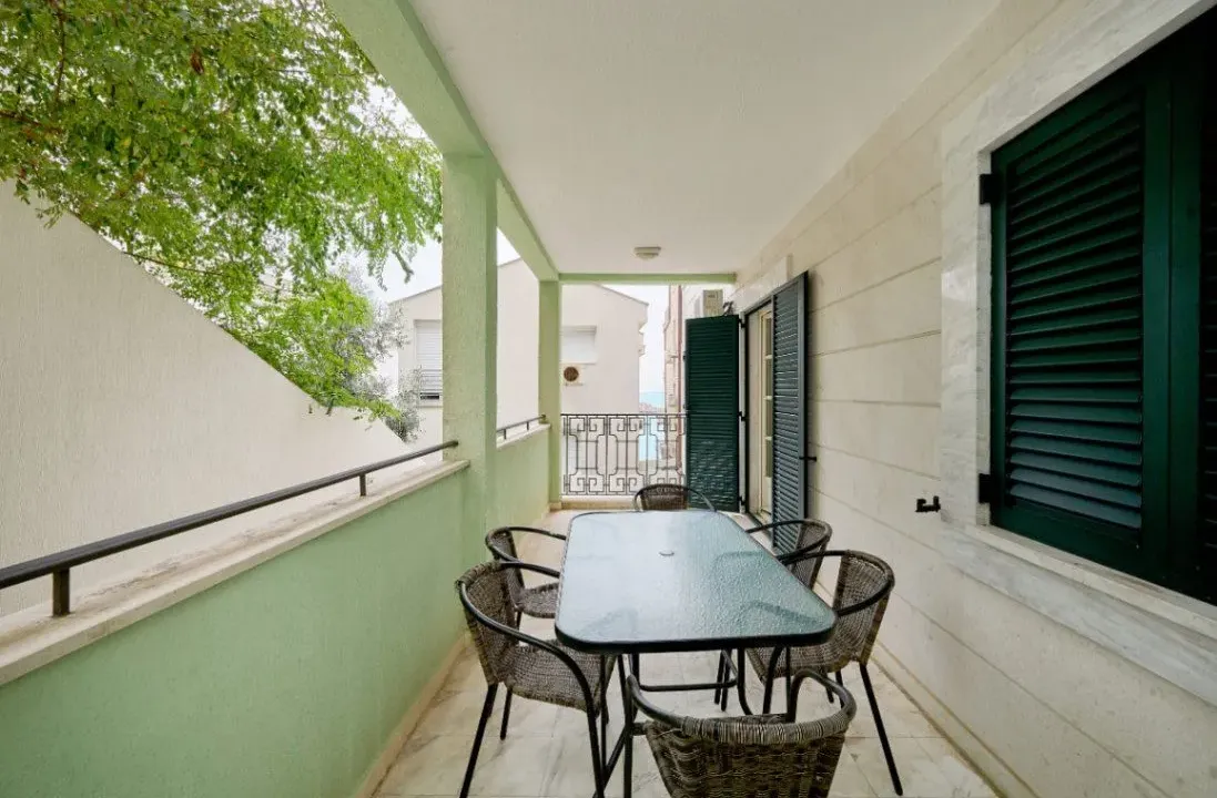 Sale, four bedroom apartment, 89m², Sveti Stefan, Budva