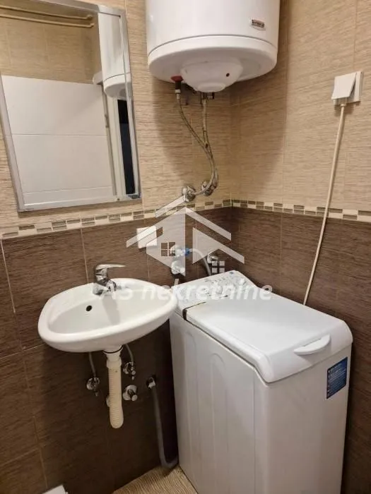 Izdavanje, jednosoban stan, 30m², Banovo Brdo, Beograd