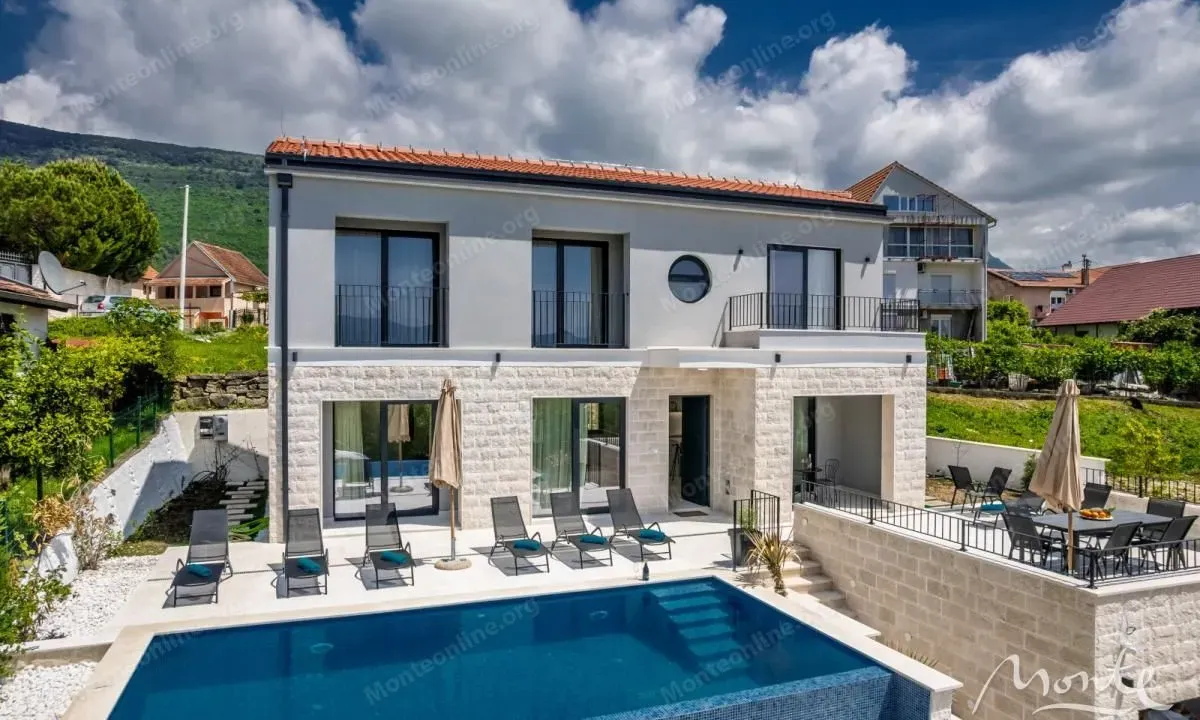 Prodaja, kuća, 250m², Mrčevac, Tivat