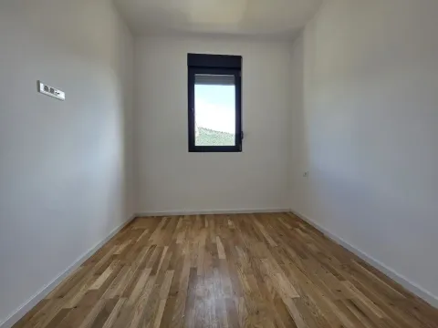 Izdavanje, stan, 64m², Tološi, Podgorica - image 12