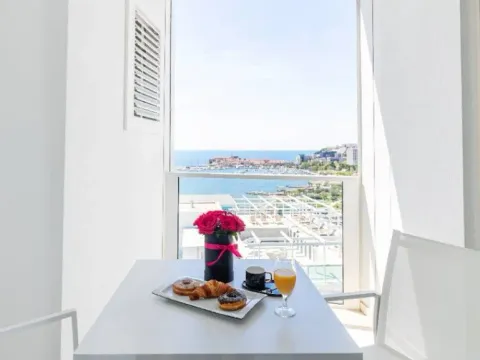 Izdavanje, stan, 77m², Centar, Budva - image 3