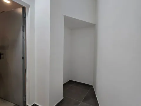 Sale, one bedroom apartment, 40m², Central Point, Podgorica - image 9